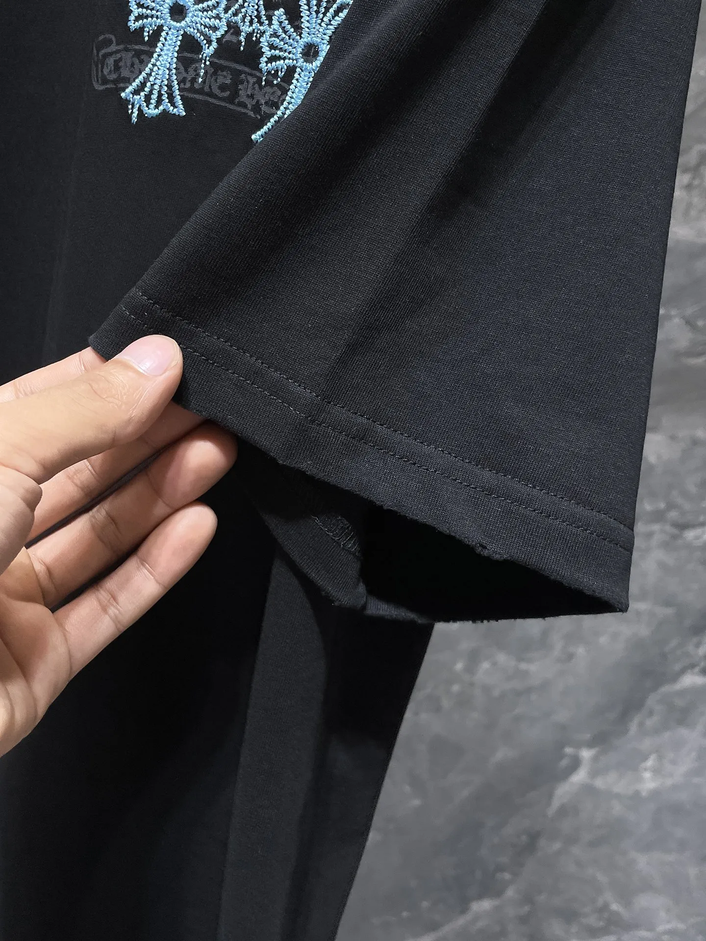 P150 New for summer Chrome Hearts 25ss silicone lettering film version High gram weight environmentally friendly high-quality top-grade fabric 280g Heavy cross embroidery hand-made frayed short sleeves Counter synchronization 1:1 replica version Recommended color: black white Size: S, M, L, XL